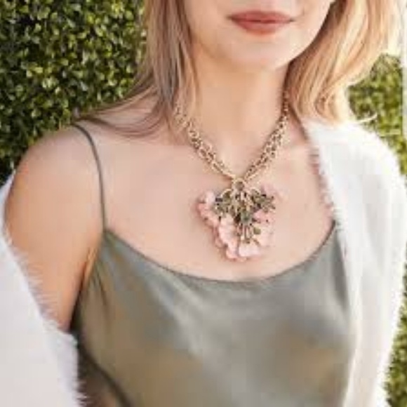 Stella and Dot Rory Statement Pendant Necklace - Picture 5 of 6